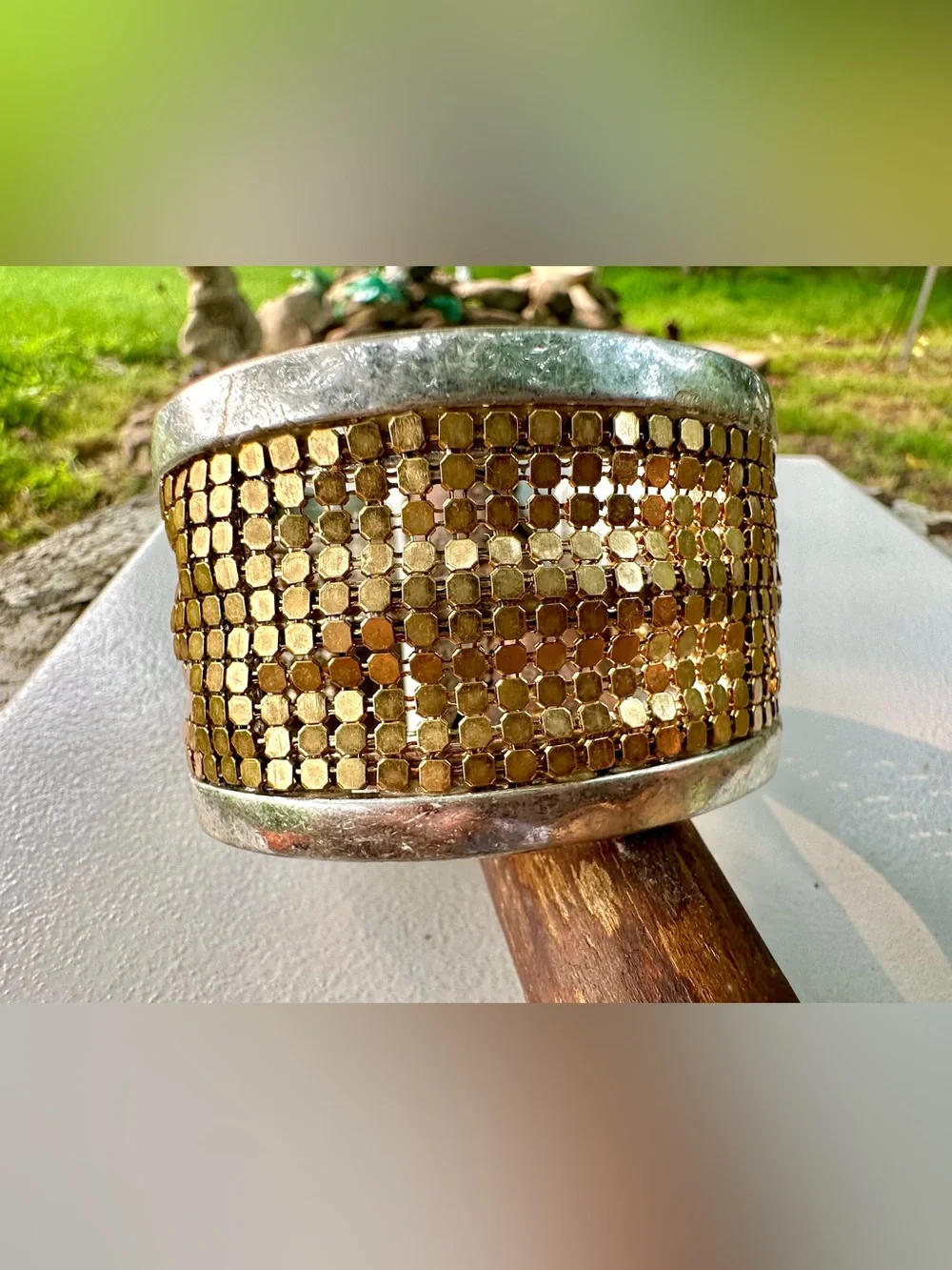 N/A shimmering gold